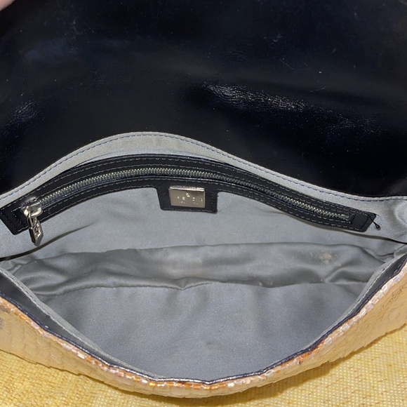 SOLD🎈Vintage FENDI baguette shoulder bag RARE FIND SHE BEAUTIFUL !!! Comes dust - Picture 5 of 13